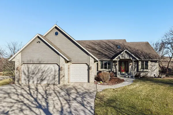 $749,900 | 978 North Dewey Avenue, Jefferson, WI 53549