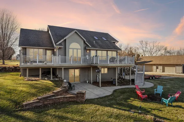 $749,900 | 978 North Dewey Avenue, Jefferson, WI 53549