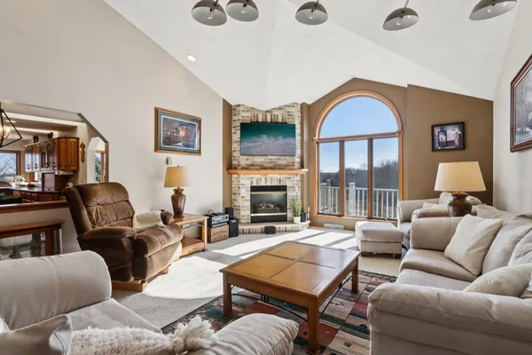 $749,900 | 978 North Dewey Avenue, Jefferson, WI 53549