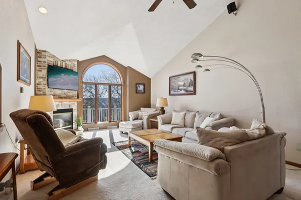 $749,900 | 978 North Dewey Avenue, Jefferson, WI 53549