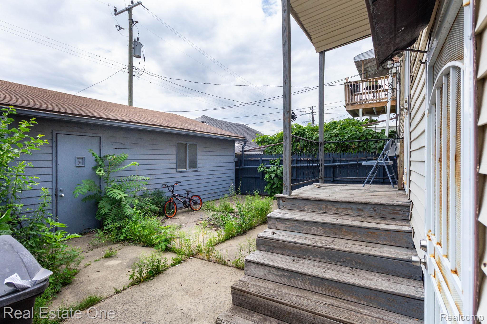 5485 Springwells Street Detroit, MI 48210 - Photo 45 of 47 yard (1).jpg