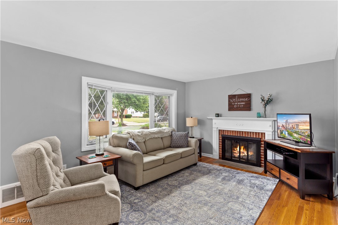 1596 Edgefield Road Lyndhurst, OH 44124 - Photo 3 of 34