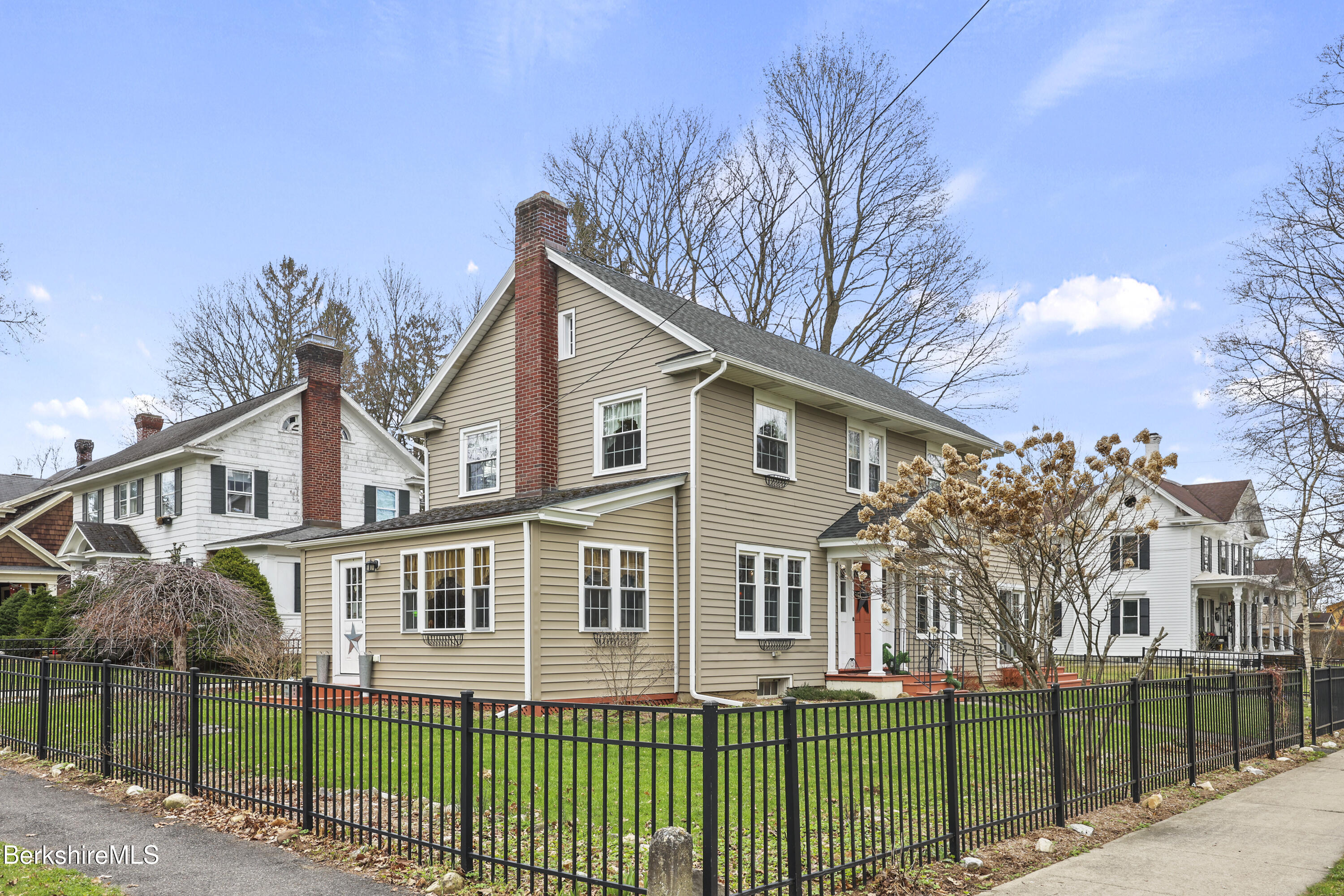 133 Pomeroy Avenue Pittsfield, MA 01201 - Photo 47 of 50 side view