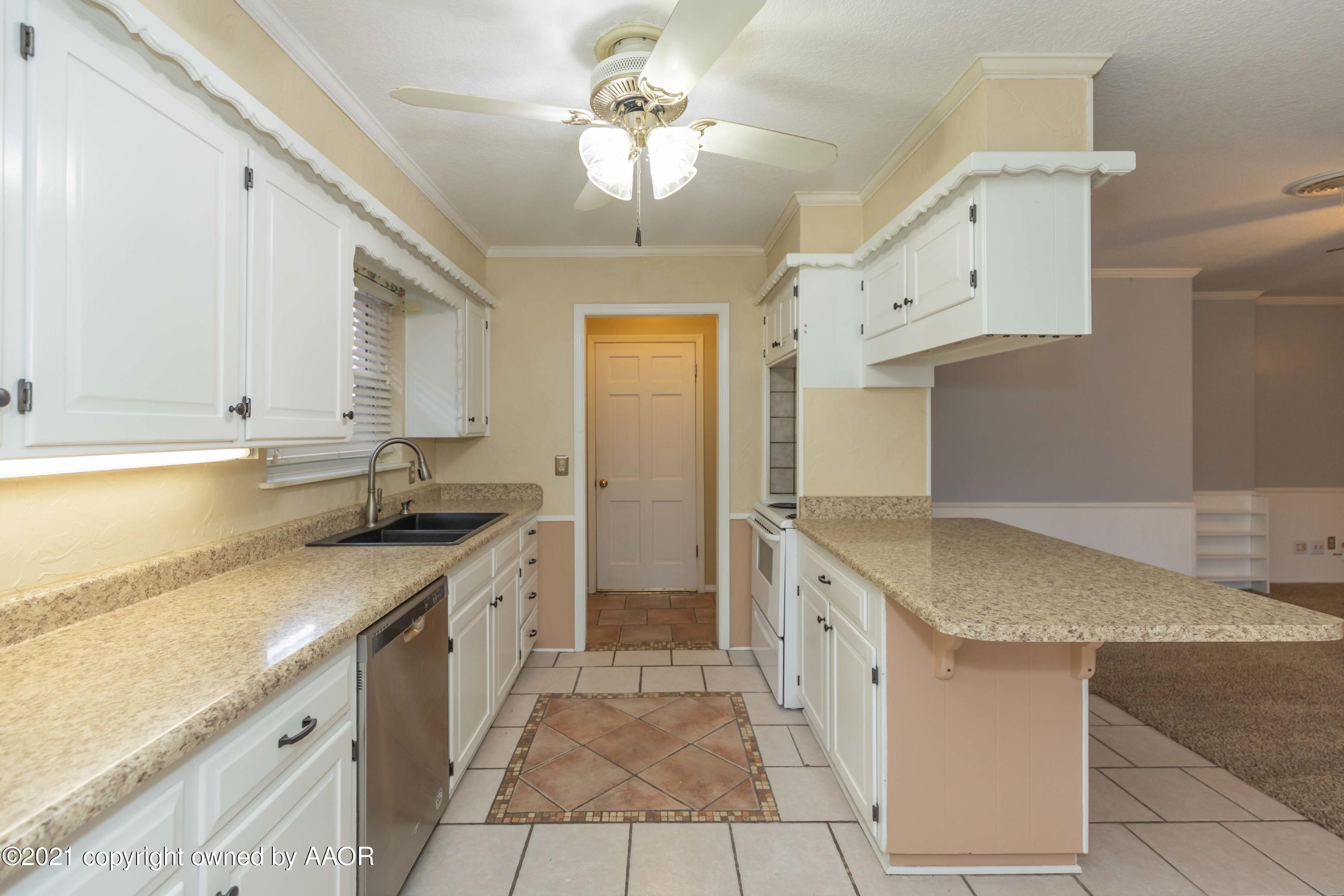 7106 Dreyfuss Road Amarillo, TX 79106 - Photo 16 of 51 KITCHEN