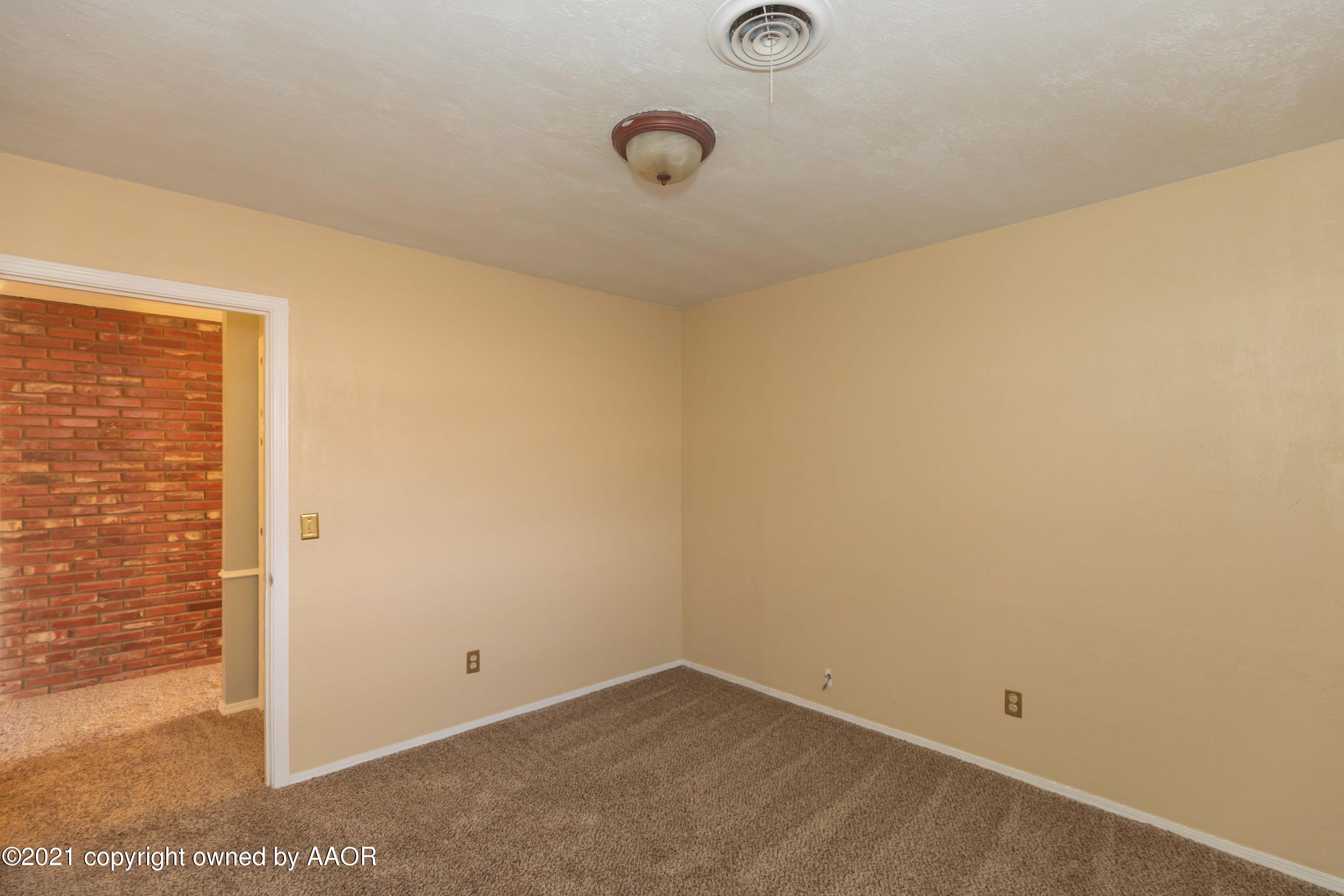 7106 Dreyfuss Road Amarillo, TX 79106 - Photo 37 of 51 BEDROOM 3 VIEW 2