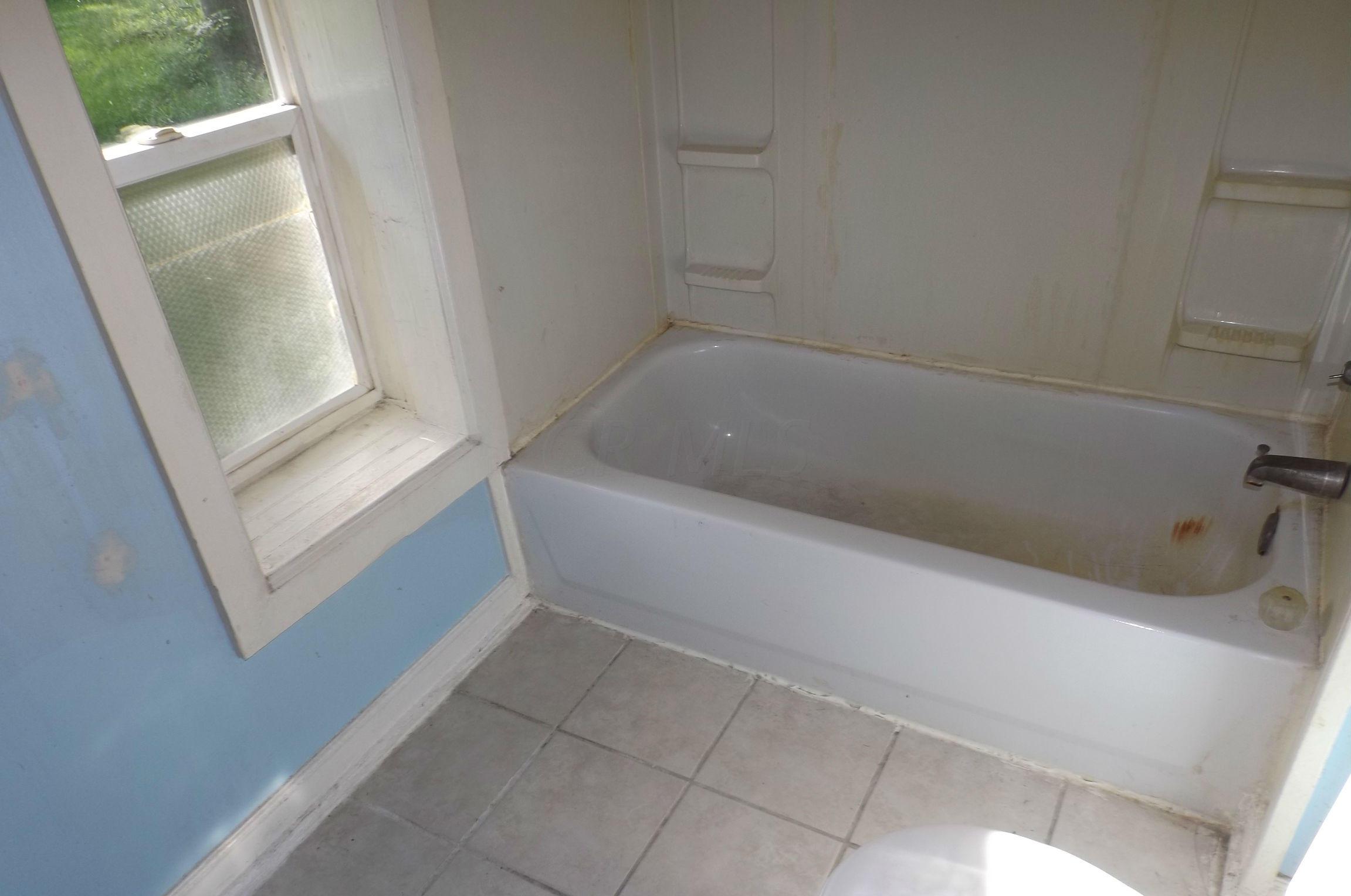 2710 Abington Road Columbus, OH 43231 - Photo 6 of 8 Gallery Image 6