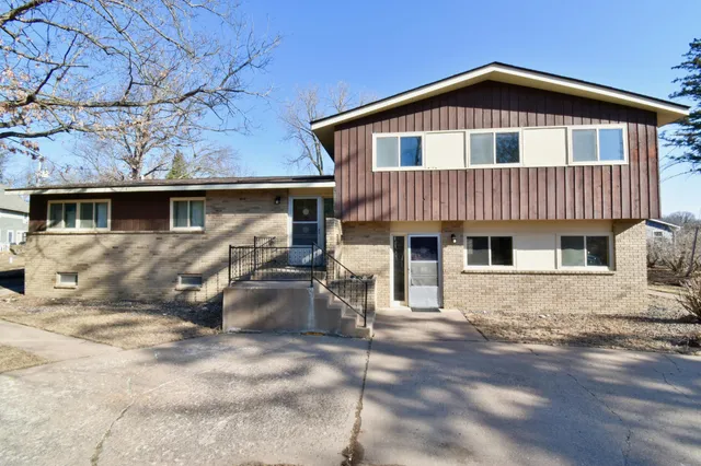 $550,000 | 6933 232nd Avenue Northeast, Stacy, MN 55079