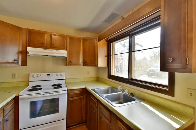 $550,000 | 6933 232nd Avenue Northeast, Stacy, MN 55079