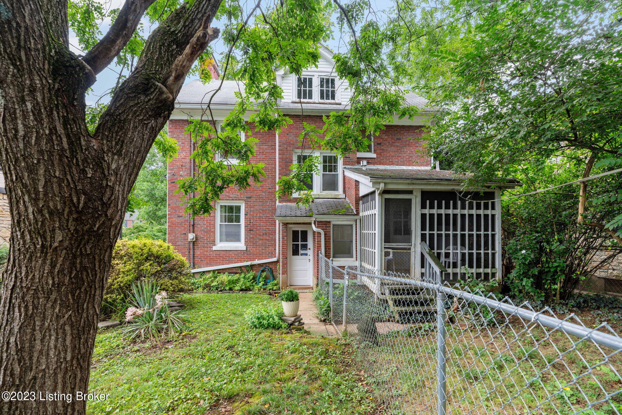 2324 Broadmeade Road Louisville, KY 40205 - Photo 9 of 63 2324 Broadmeade Rd-9