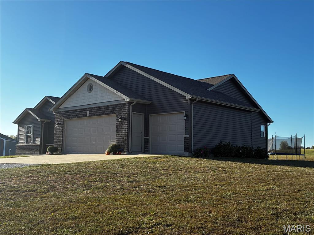 135 White Wildlife Road Silex, MO 63377 - Photo 2 of 39 Gallery Image 2