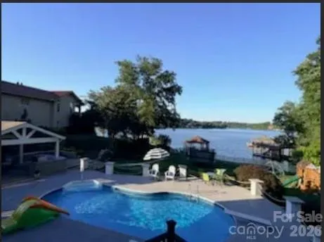 $1,500,000 | 4444 3rd St Lane Northwest, Hickory, NC 28601