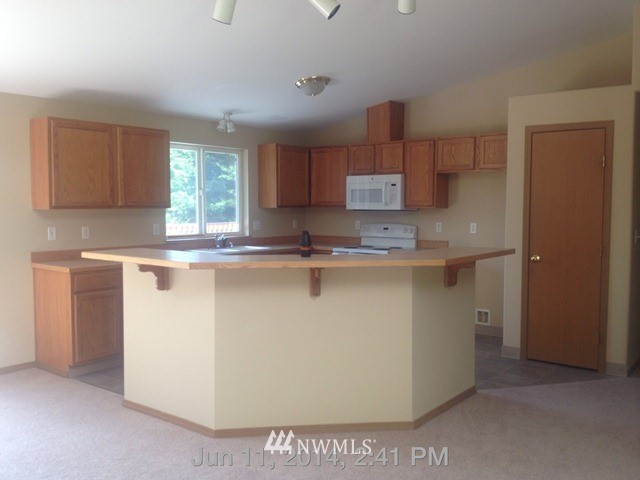 1080 Lookout Road Castle Rock, WA 98611 - Photo 2 of 10