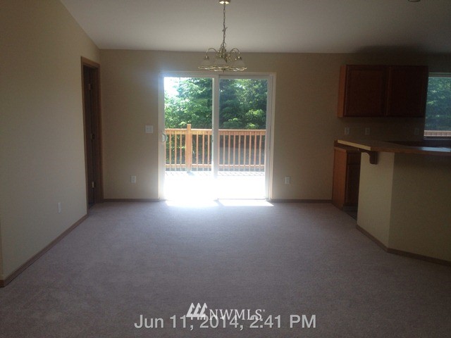 1080 Lookout Road Castle Rock, WA 98611 - Photo 3 of 10