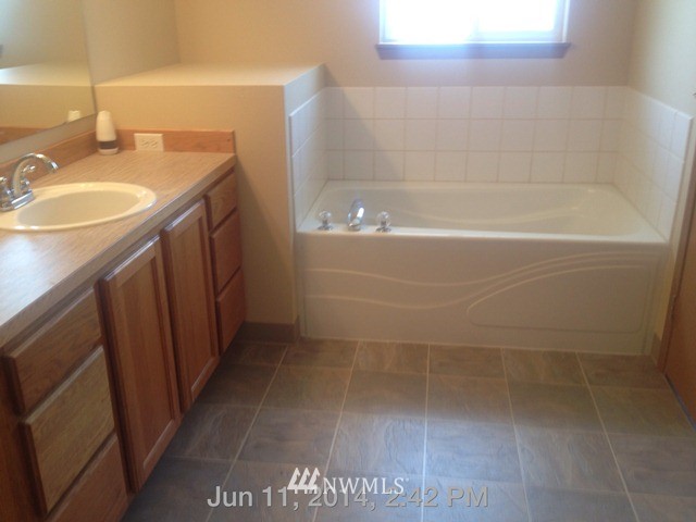 1080 Lookout Road Castle Rock, WA 98611 - Photo 5 of 10