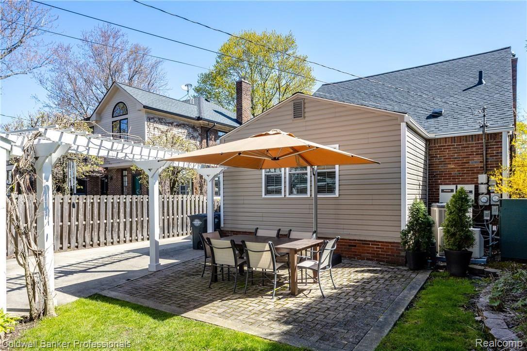 947 Washington Road Grosse Pointe, MI 48230 - Photo 5 of 36 947 Washington L009.jpg