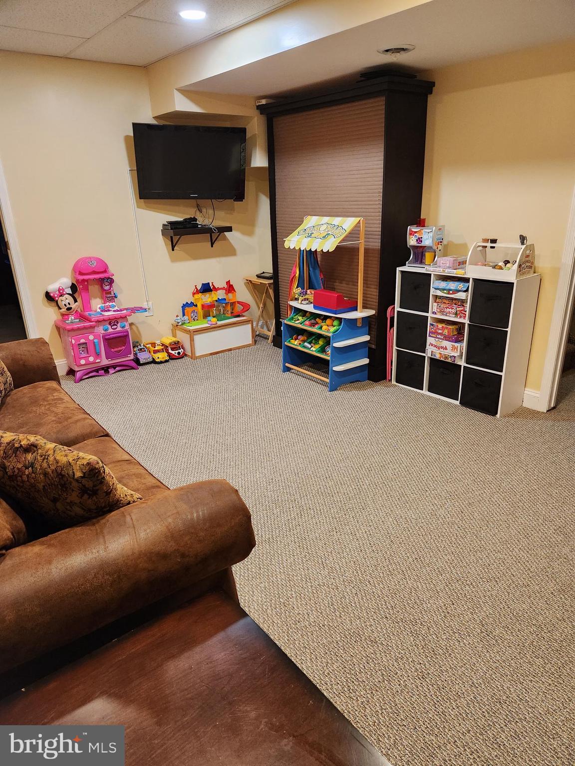 5 Cross Hill Road Sicklerville, NJ 08081 - Photo 24 of 32 Basement Playroom w/Murphy Bed