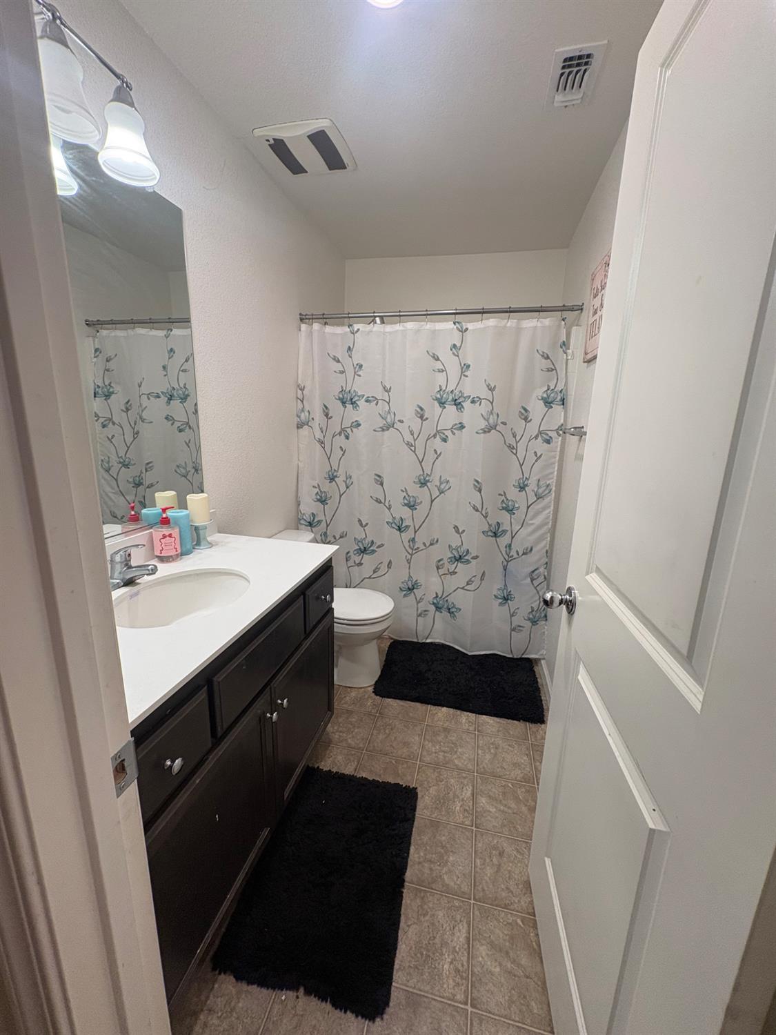 628 Marcus Street Merced, CA 95341 - Photo 18 of 21 Main Full Bath