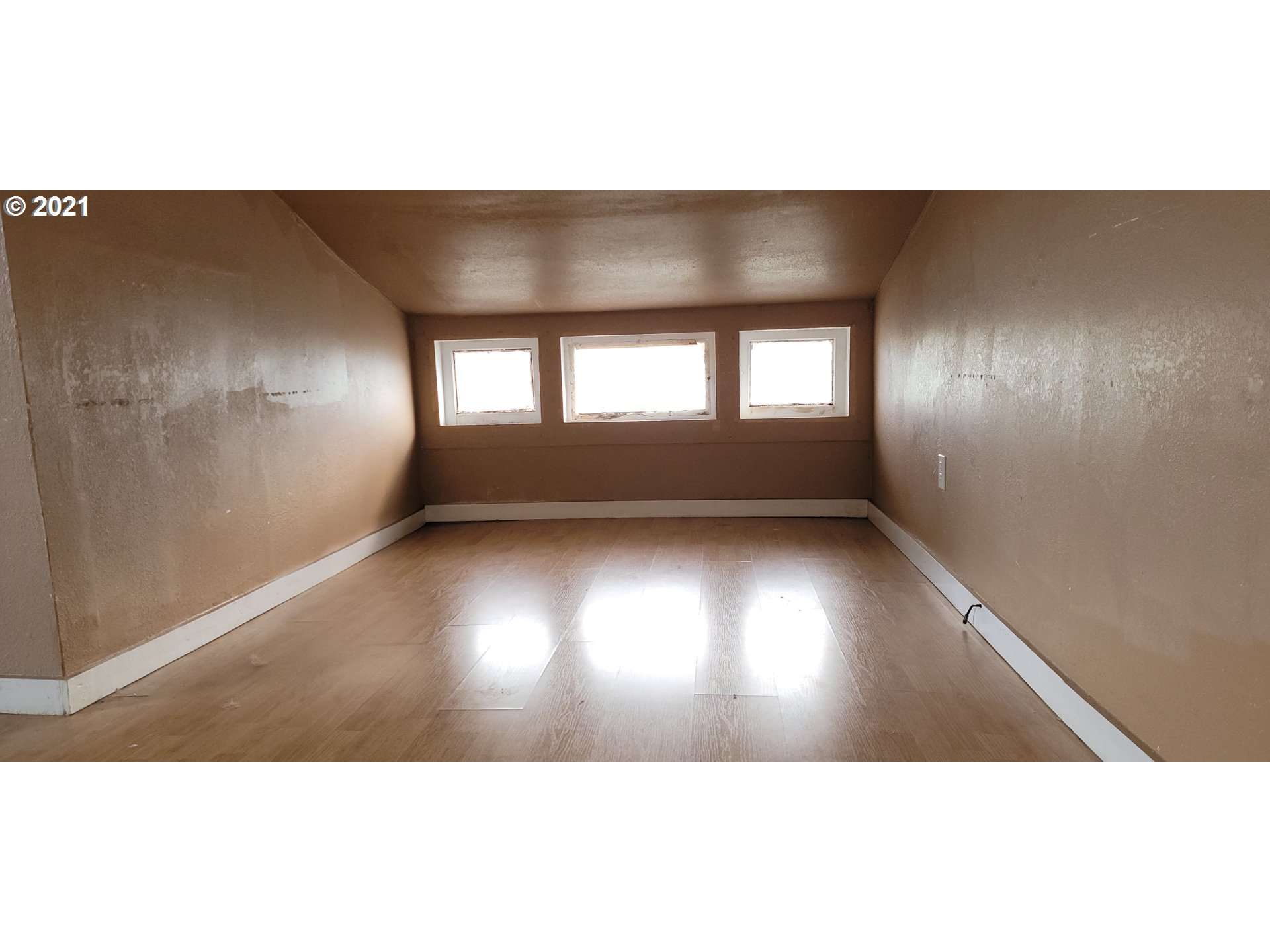654 6th Street Myrtle Point, OR 97458 - Photo 12 of 17 Gallery Image 12