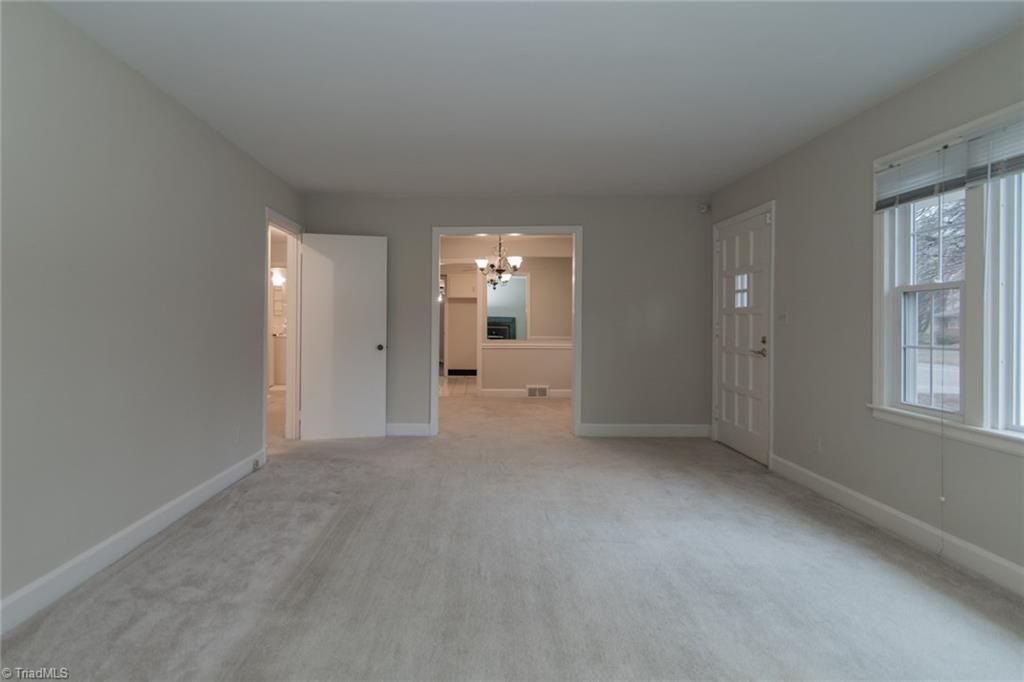 416 Rockspring Road High Point, NC 27262 - Photo 17 of 29 Gallery Image 17