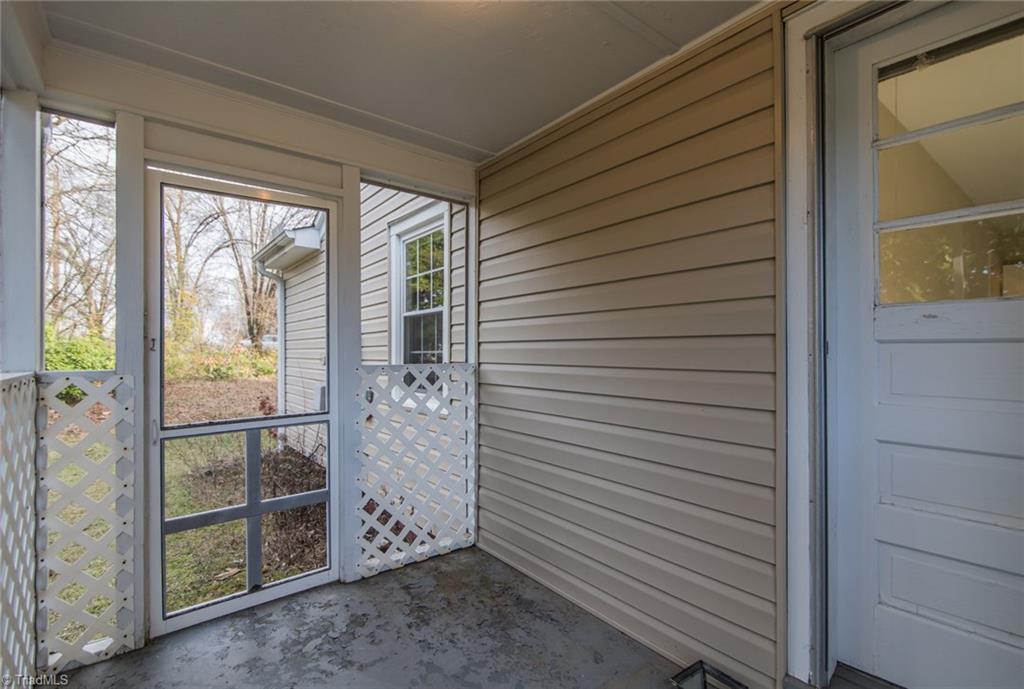 416 Rockspring Road High Point, NC 27262 - Photo 8 of 29 Gallery Image 8