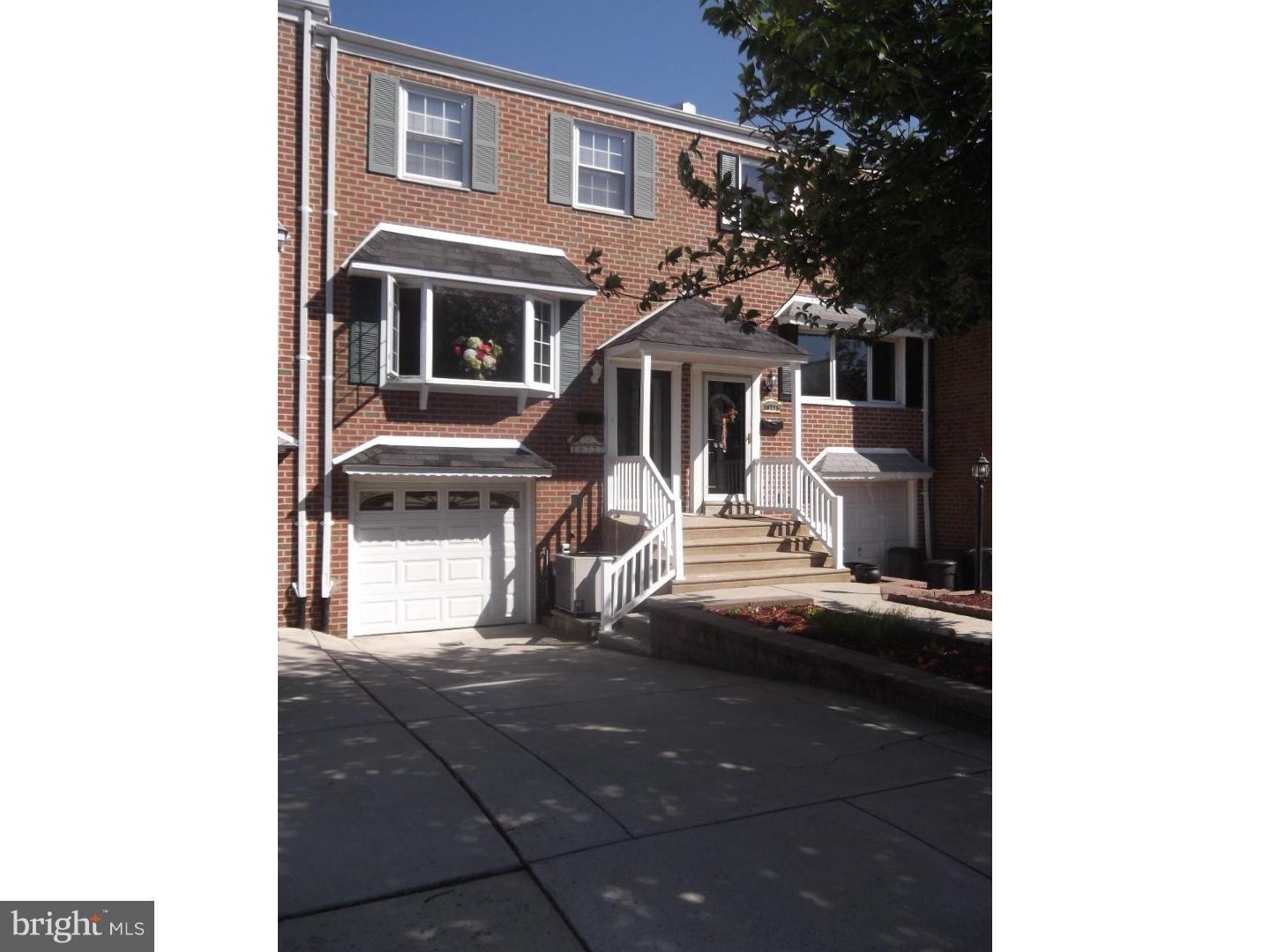 10727 Philcrest Road Philadelphia, PA 19154 - Photo 1 of 19 Exterior Front
