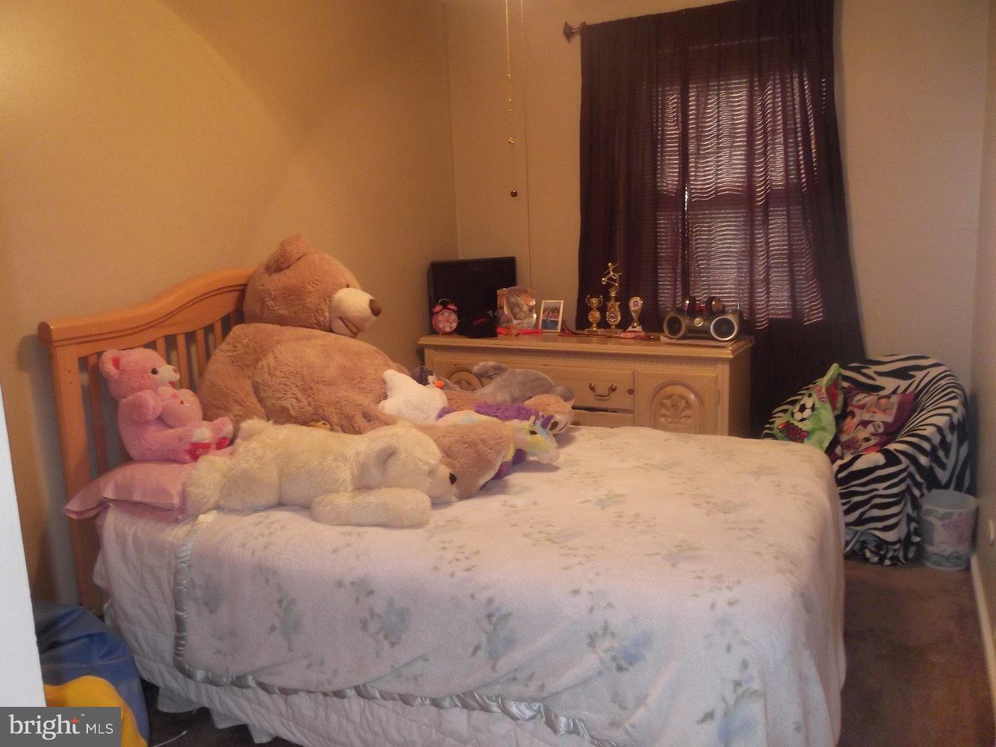 10727 Philcrest Road Philadelphia, PA 19154 - Photo 11 of 19 Bedroom 2