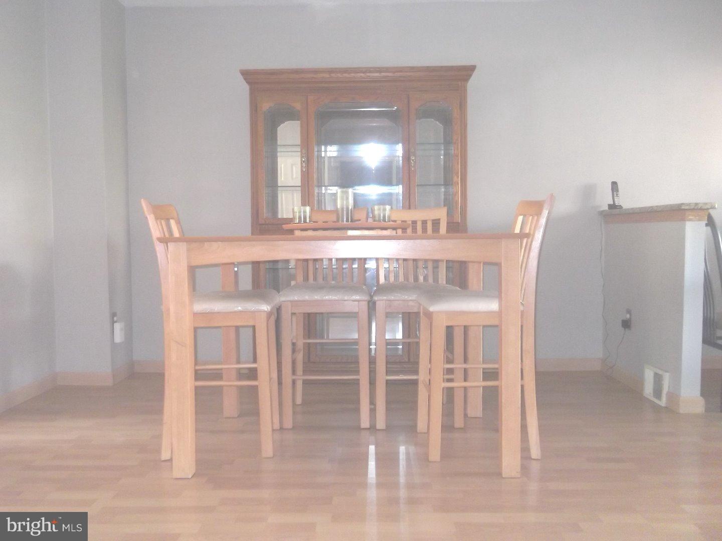 10727 Philcrest Road Philadelphia, PA 19154 - Photo 4 of 19 Exterior
