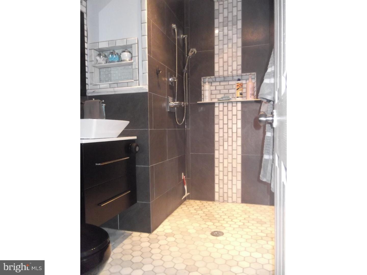 10727 Philcrest Road Philadelphia, PA 19154 - Photo 10 of 19 Master Bathroom