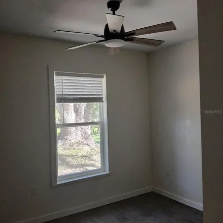 $1,300 | 212 Broad Street, Unit 17, Masaryktown, FL 34604