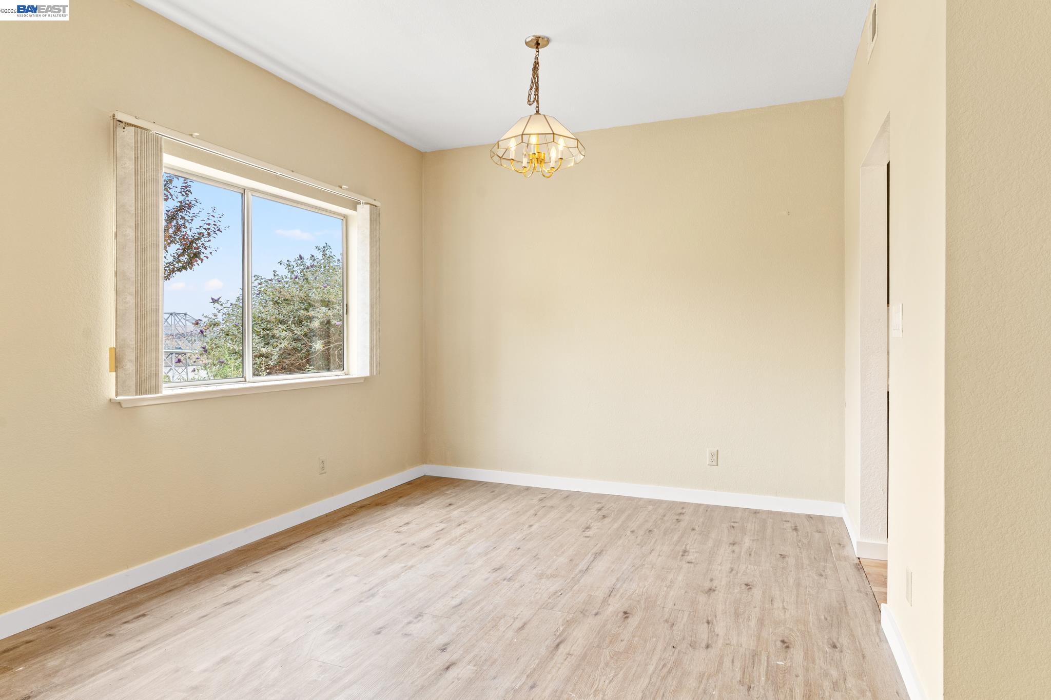 104 Bridgeview Court Crockett, CA 94525 - Photo 11 of 47