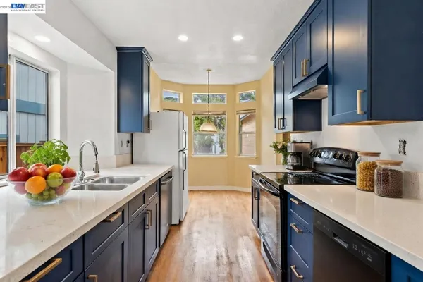 $695,000 | 104 Bridgeview Court, Crockett, CA 94525