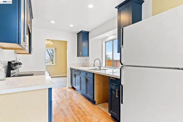 $695,000 | 104 Bridgeview Court, Crockett, CA 94525