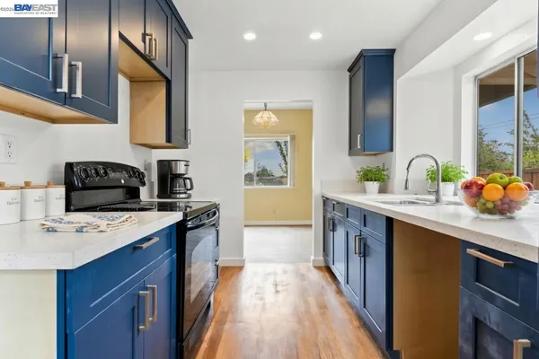 $695,000 | 104 Bridgeview Court, Crockett, CA 94525