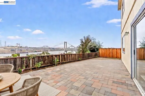$695,000 | 104 Bridgeview Court, Crockett, CA 94525