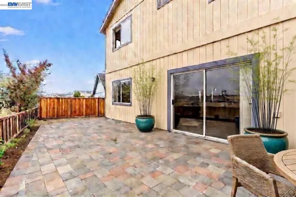 $695,000 | 104 Bridgeview Court, Crockett, CA 94525
