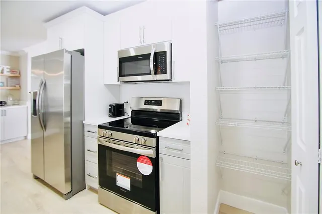 $4,400 | 244 Northwest 6th Avenue, Delray Beach, FL 33444