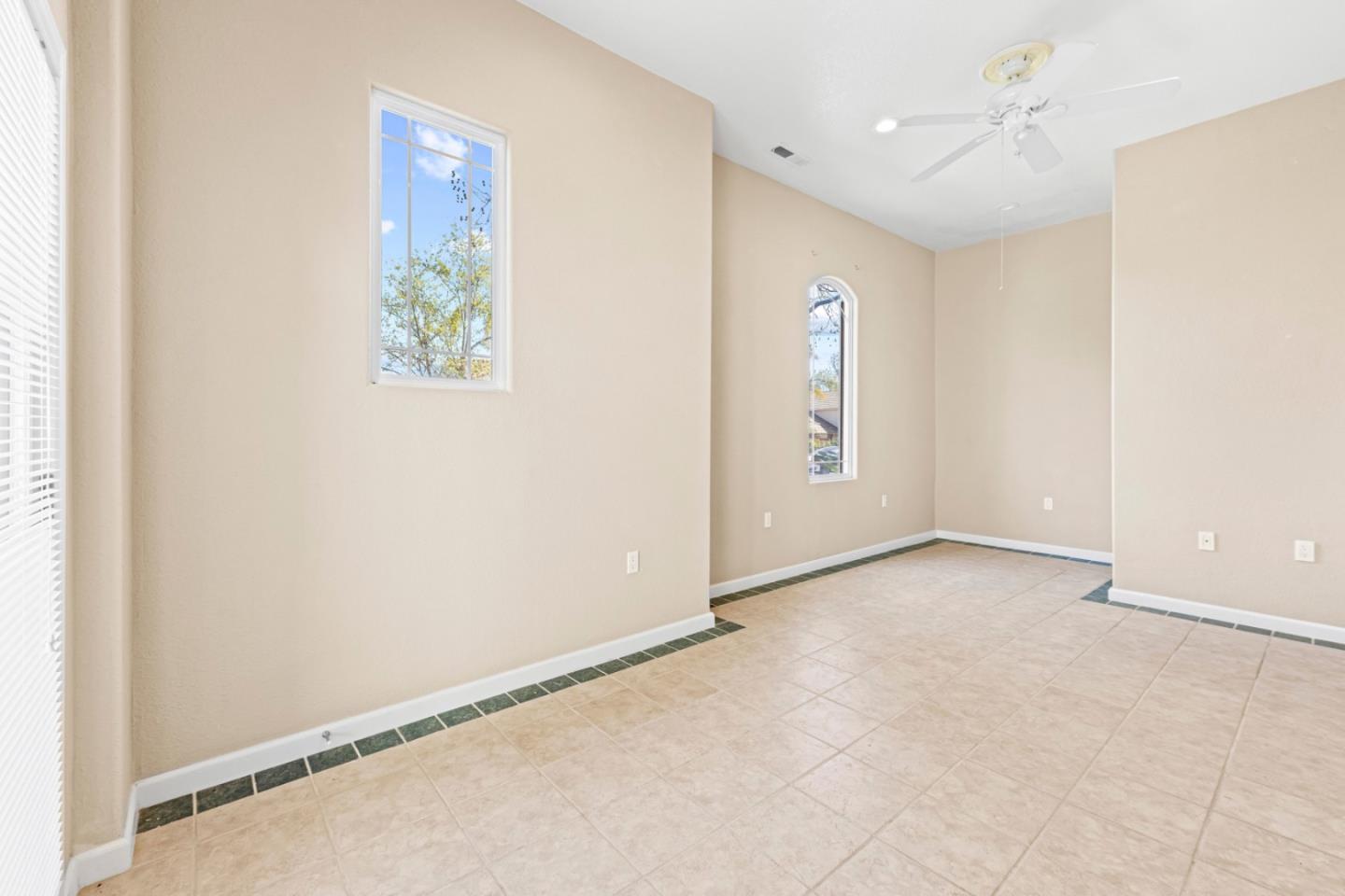 7071 Eagle Ridge Drive Gilroy, CA 95020 - Photo 44 of 72 an empty room with windows and closet