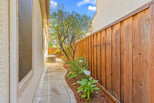 $1,600,000 | 7071 Eagle Ridge Drive, Gilroy, CA 95020