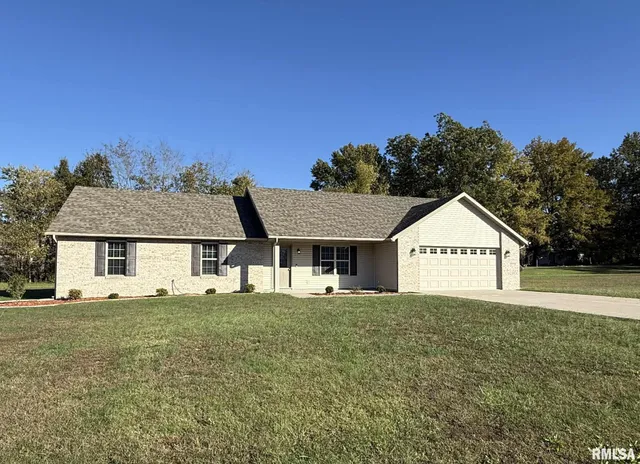 $239,900 | 12301 Blue Sky Drive, Marion, IL 62959