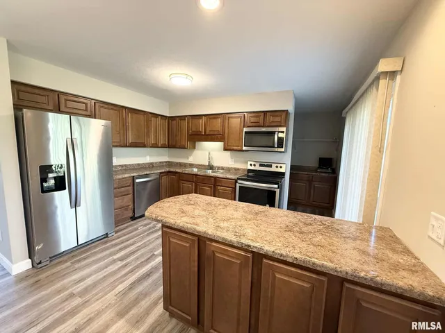 $239,900 | 12301 Blue Sky Drive, Marion, IL 62959