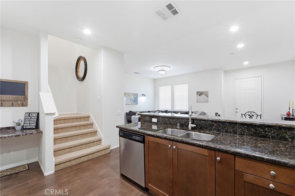 2245 Rolling River Lane, Unit 5 Simi Valley, CA 93063 - Photo 15 of 53