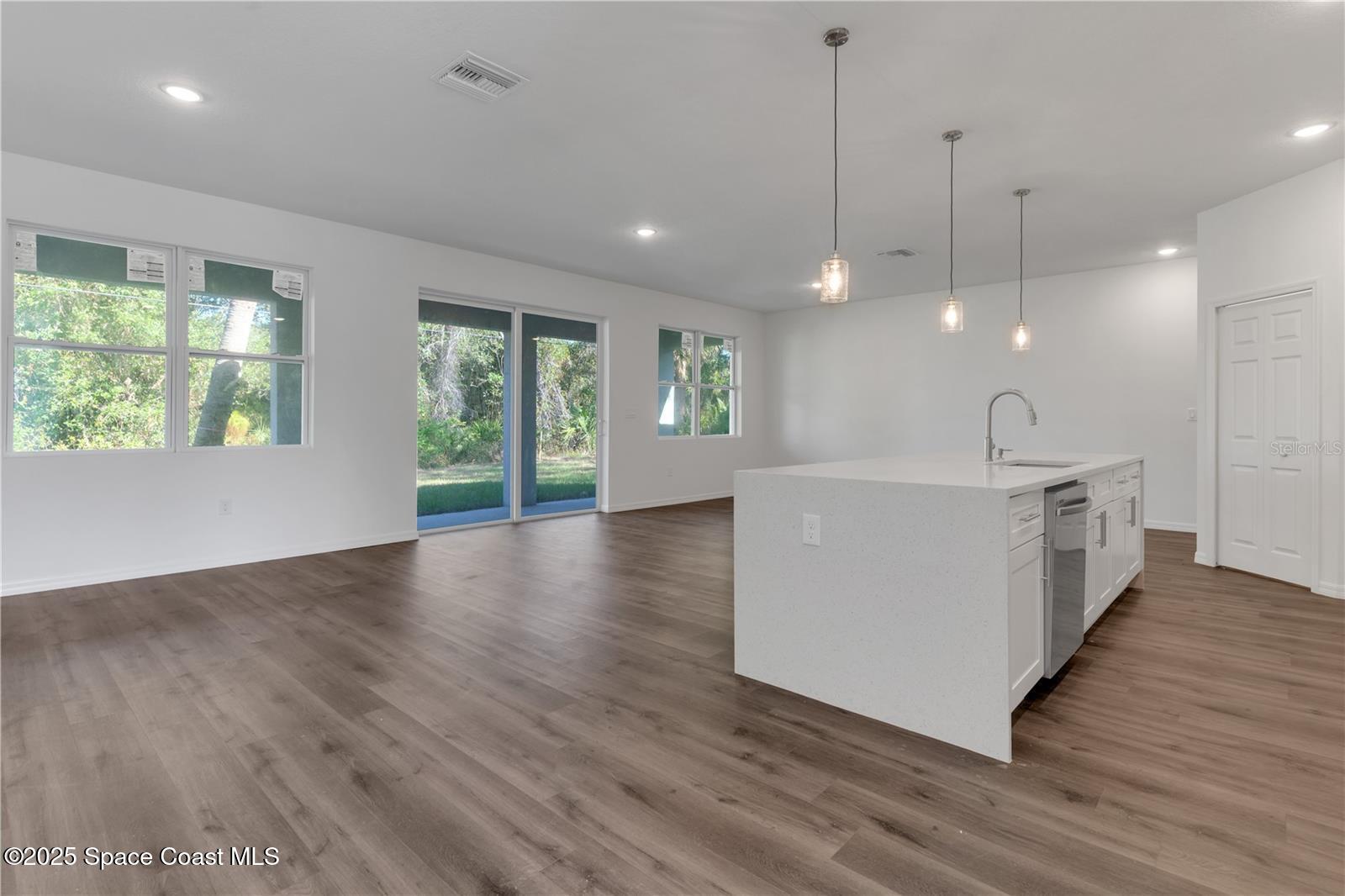 263 Trilby Road Southwest Palm Bay, FL 32908 - Photo 4 of 33 GetMedia (1)