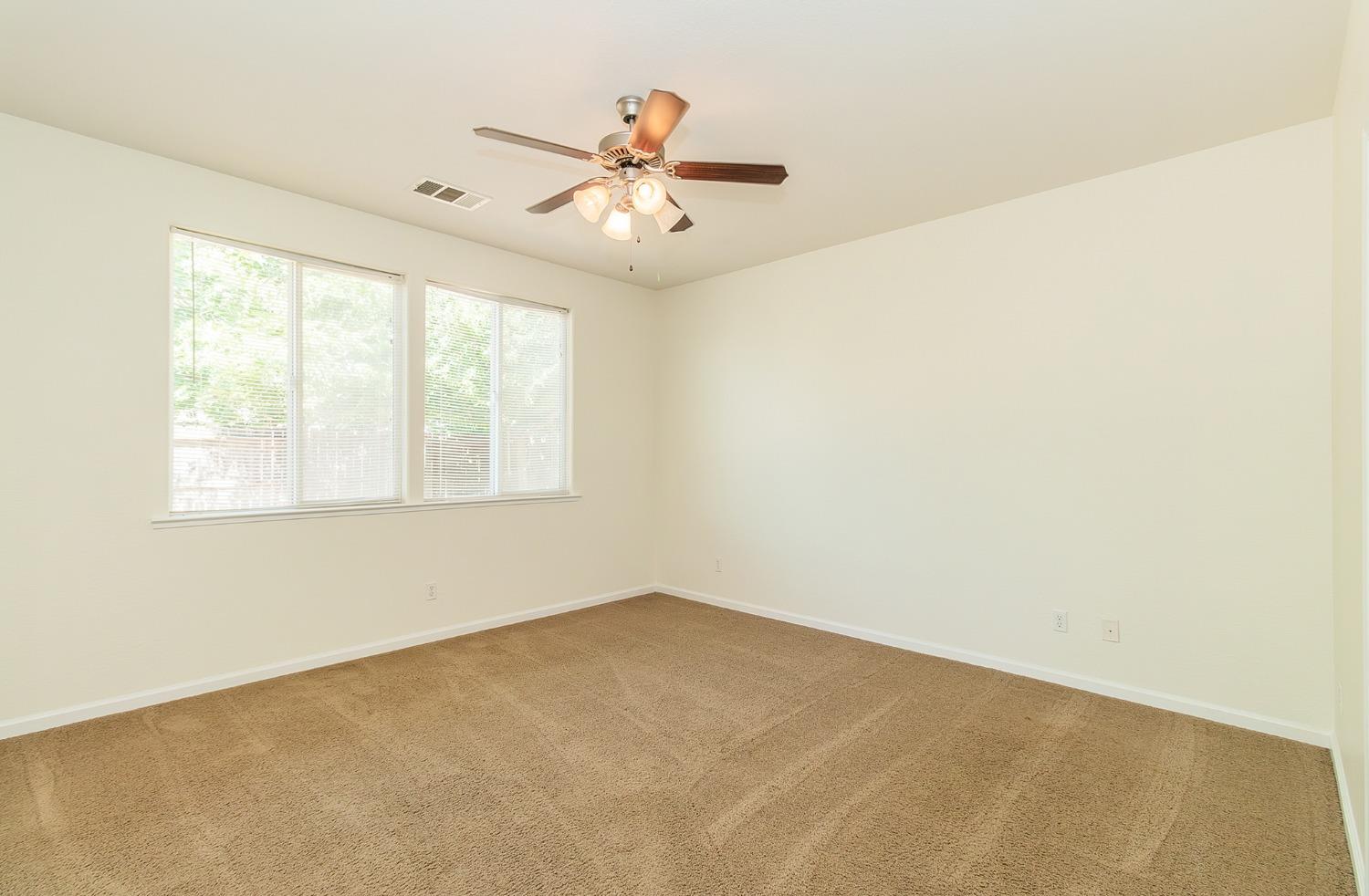 2207 Sheldon Court Reedley, CA 93654 - Photo 11 of 25 Gallery Image 11