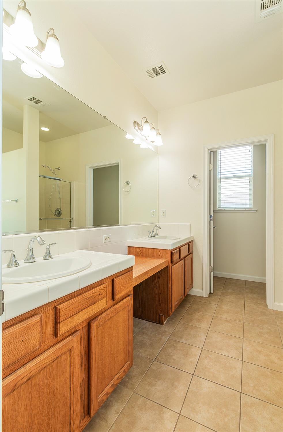 2207 Sheldon Court Reedley, CA 93654 - Photo 13 of 25 Gallery Image 13