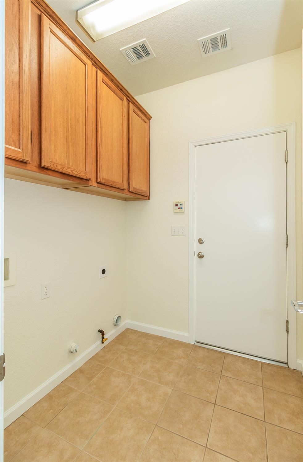 2207 Sheldon Court Reedley, CA 93654 - Photo 21 of 25 Gallery Image 21