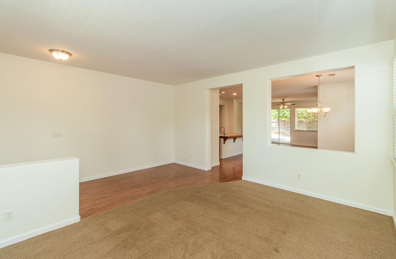 2207 Sheldon Court Reedley, CA 93654 - Photo 4 of 25 Gallery Image 4