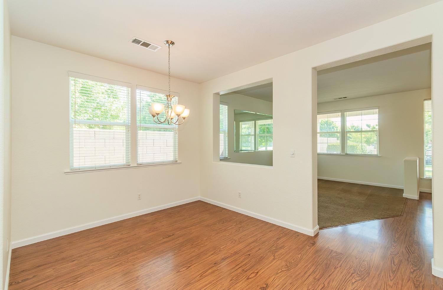 2207 Sheldon Court Reedley, CA 93654 - Photo 6 of 25 Gallery Image 6