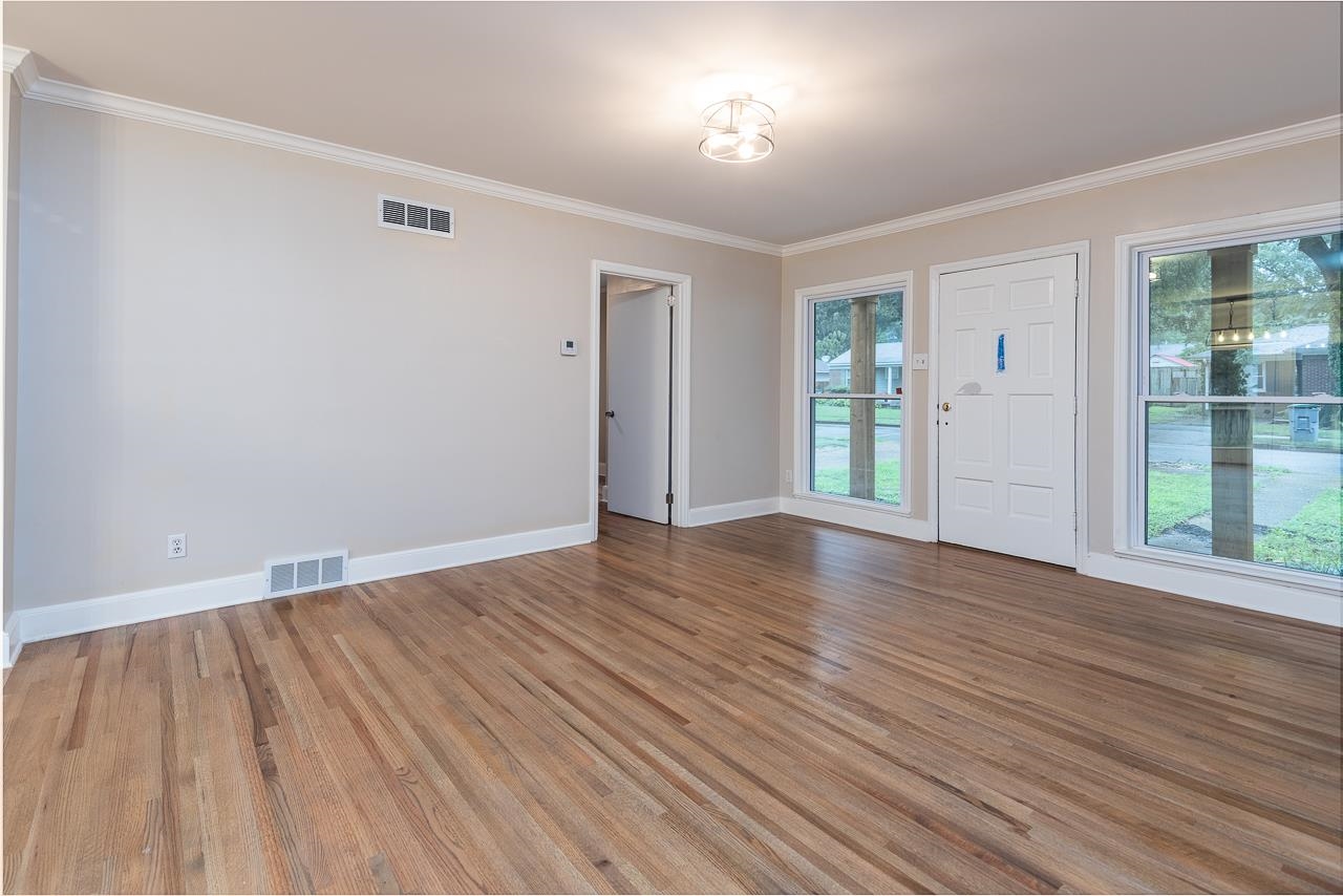 1127 Dearing Road Memphis, TN 38117 - Photo 8 of 24