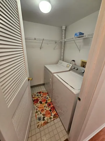 $2,300 | 1327 Sugar Court, Unit 1327, Naperville, IL 60563