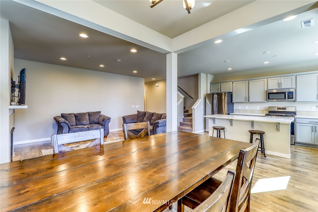 1040 Magnuson Way Bremerton, WA 98310 - Photo 11 of 28 Gallery Image 11